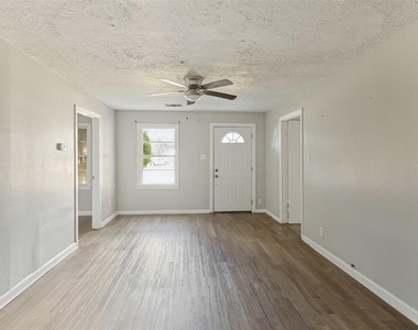 302 14th Street N - Photo Thumbnail 17