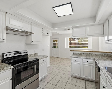 14830 Keelby Drive - Photo Thumbnail 10