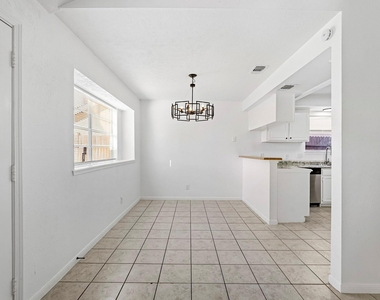 14830 Keelby Drive - Photo Thumbnail 6