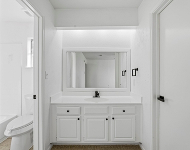 14830 Keelby Drive - Photo Thumbnail 16
