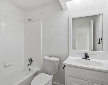 14830 Keelby Drive - Photo Thumbnail 13