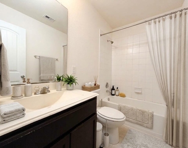 29202 Vernon Forest Court - Photo Thumbnail 25