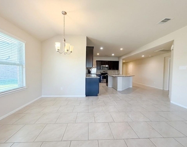 29202 Vernon Forest Court - Photo Thumbnail 4