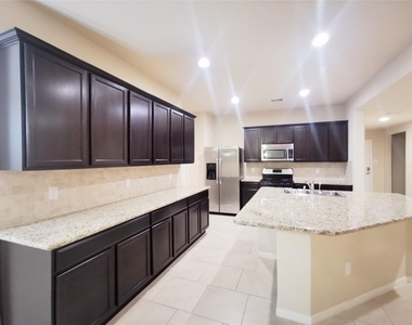 29202 Vernon Forest Court - Photo Thumbnail 7