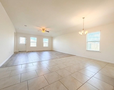 29202 Vernon Forest Court - Photo Thumbnail 2