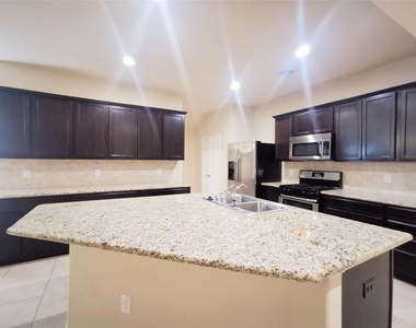 29202 Vernon Forest Court - Photo Thumbnail 6
