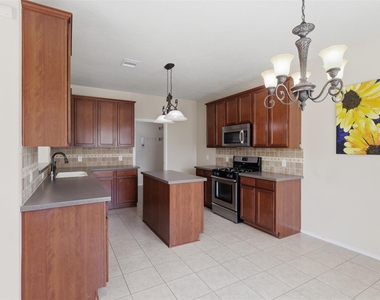 21307 Drifting Oaks Drive - Photo Thumbnail 12