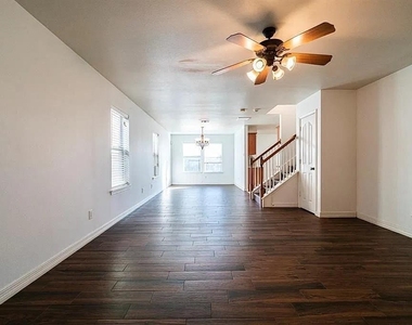 20919 Clay Landing Lane - Photo Thumbnail 3