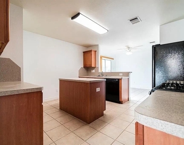20919 Clay Landing Lane - Photo Thumbnail 7