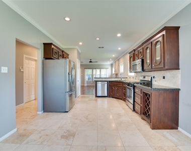 17 Pine Way - Photo Thumbnail 2