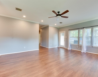 17 Pine Way - Photo Thumbnail 6
