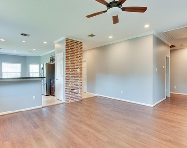 17 Pine Way - Photo Thumbnail 5