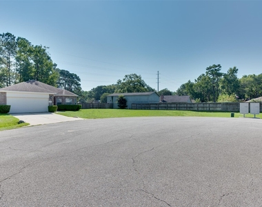 17 Pine Way - Photo Thumbnail 1