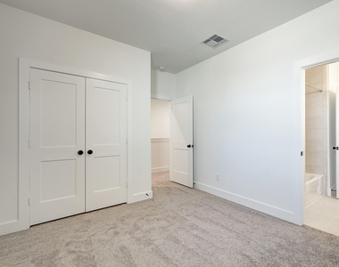 4950 Carranza Court - Photo Thumbnail 34