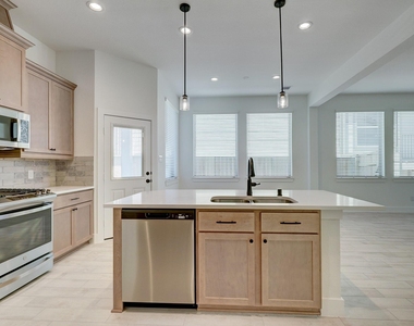 4950 Carranza Court - Photo Thumbnail 17