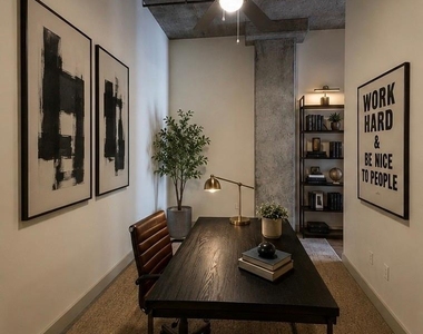 4899 Montrose Boulevard - Photo Thumbnail 2