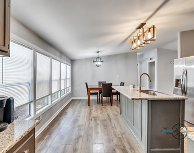9654 Creek Vista Lane - Photo Thumbnail 12
