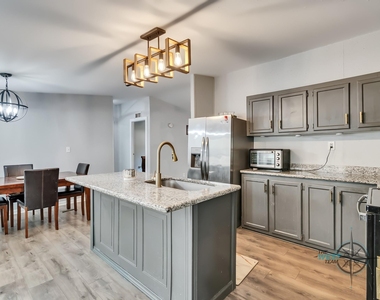9654 Creek Vista Lane - Photo Thumbnail 11