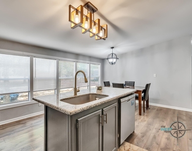 9654 Creek Vista Lane - Photo Thumbnail 13