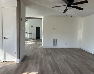 6119 Dryad Drive - Photo Thumbnail 5