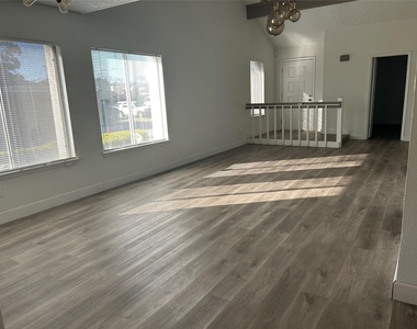 6119 Dryad Drive - Photo Thumbnail 4