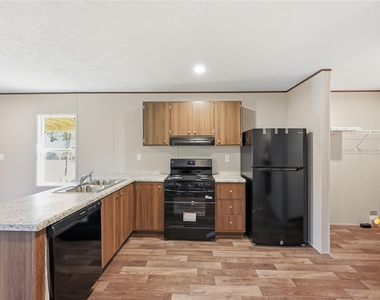 38894 West Drive - Photo Thumbnail 4