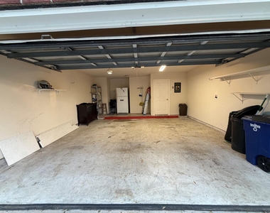 1109 Courtside Drive - Photo Thumbnail 20
