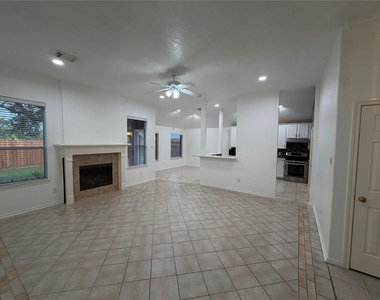 1109 Courtside Drive - Photo Thumbnail 23