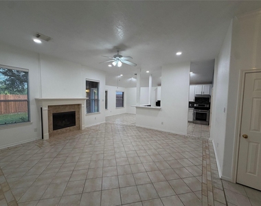 1109 Courtside Drive - Photo Thumbnail 26