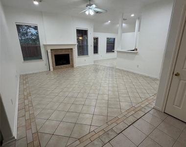 1109 Courtside Drive - Photo Thumbnail 21