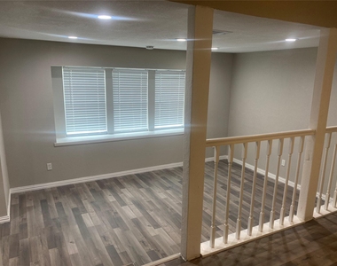 15907 Inwood Lane - Photo Thumbnail 5