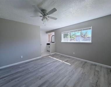 9319 Tooley Drive - Photo Thumbnail 8
