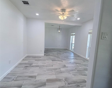 9319 Tooley Drive - Photo Thumbnail 2