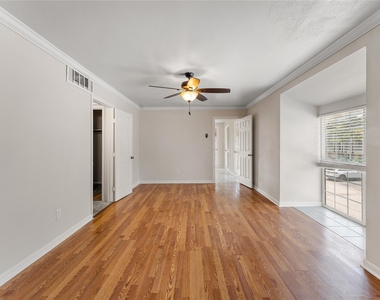 12633 Memorial Drive - Photo Thumbnail 8