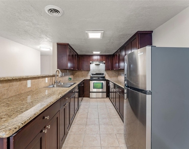 12633 Memorial Drive - Photo Thumbnail 11