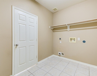 9003 Sundown Drive - Photo Thumbnail 20