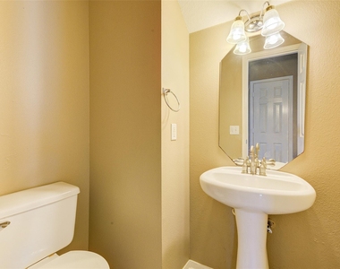 9003 Sundown Drive - Photo Thumbnail 6