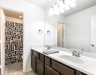 2911 Helding Park Court - Photo Thumbnail 33
