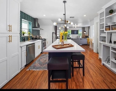 5711 Hardy Street - Photo Thumbnail 5