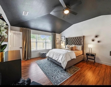 5711 Hardy Street - Photo Thumbnail 3