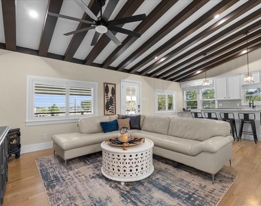 1005 Bryan Avenue - Photo Thumbnail 8