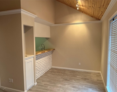 3618 Stanford Street - Photo Thumbnail 4