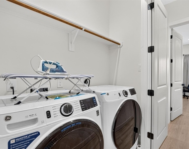 2341 Eagle Street - Photo Thumbnail 23