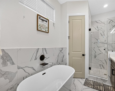 2341 Eagle Street - Photo Thumbnail 35