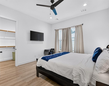 2341 Eagle Street - Photo Thumbnail 33