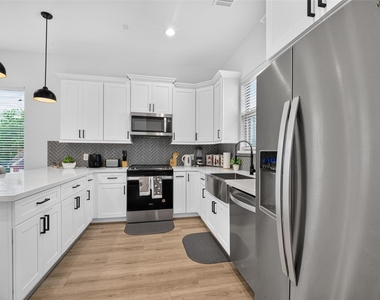 2341 Eagle Street - Photo Thumbnail 21