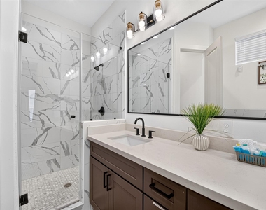 2341 Eagle Street - Photo Thumbnail 36