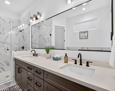 2341 Eagle Street - Photo Thumbnail 34