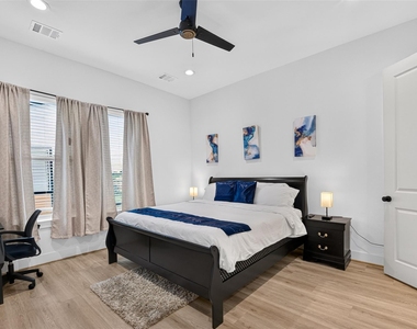 2341 Eagle Street - Photo Thumbnail 32