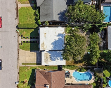 7705 Beaudelaire Circle - Photo Thumbnail 23